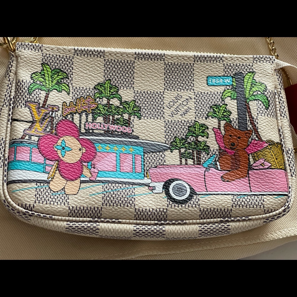 ❌SOLD❌ Louis Vuitton N60487  MINI POCHETTE WRISTLET ACCESSOIRES 2021 Christmas - Picture 3 of 9